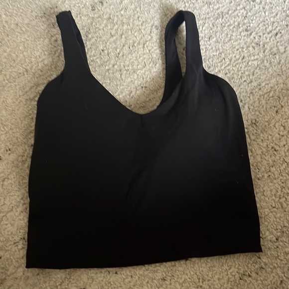 I’m selling a black aligh tank from Lululemon - Picture 1 of 3